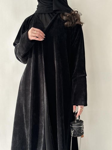 عباية مخمل - اسود