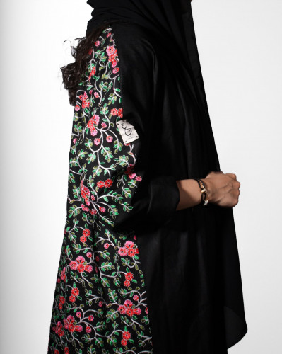 عباية لينن مطرز مبطنه- اسود