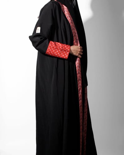 عباية حرير مغسول - اسود