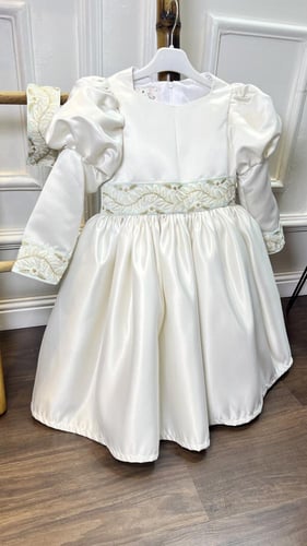 فستان ساتان طويل مع طوق