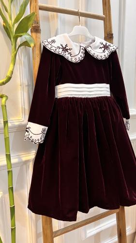 فستان مخمل لون عنابي +فيونكه شعر