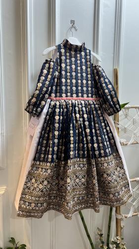 فستان المناسبات تطريز وشك