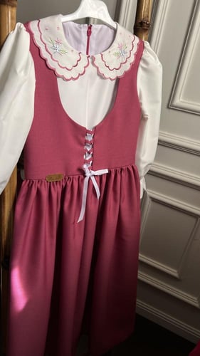 مريول مدرسي متصل (قطعة واحدة)