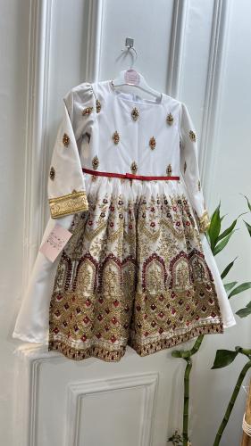 فستان المناسبات تطريز وشك للصغار