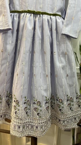 فستان شك وتطريز مناسبات للصغار