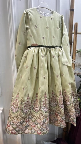 فستان البنات الكبار