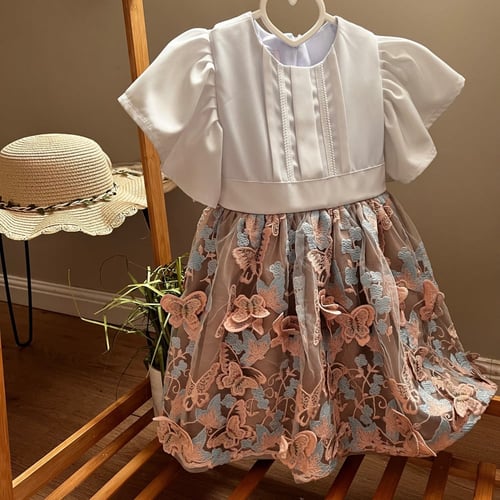 فستان الفراشه وردي