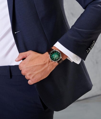 ساعة شيروتي 1881 بمينا اخضر متدرج و جلد طبيعي بني...