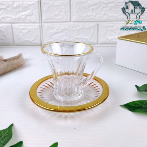 بيالة شاي زجاج مموج مع صحن بحواف ذهبية، عصري وأنيق...