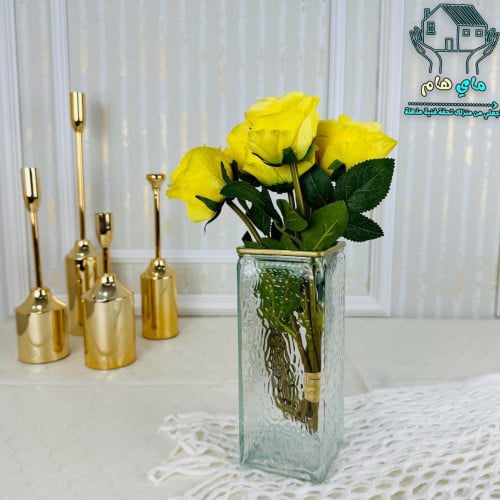 فازة ورود زجاج شفاف مموج بحواف ذهبية، عصرية وأنيقة