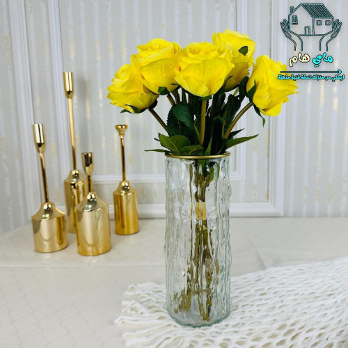 فازة ورود زجاج شفاف مموج بحواف ذهبية، عصرية وأنيقة