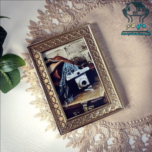 برواز - اطار صور 10*15 سم بنقش ذهبي، عصري وعملي وأ...