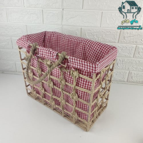 سلة ترامس و رحلات خيش ملبس بقماش الكاروهات وسط، عص...