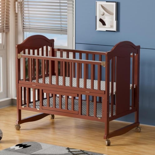 سرير أطفال خشبي هزاز متعدد الاستخدامات