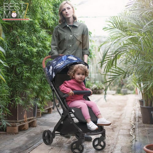 عربة اطفال مناسبة للسفر
