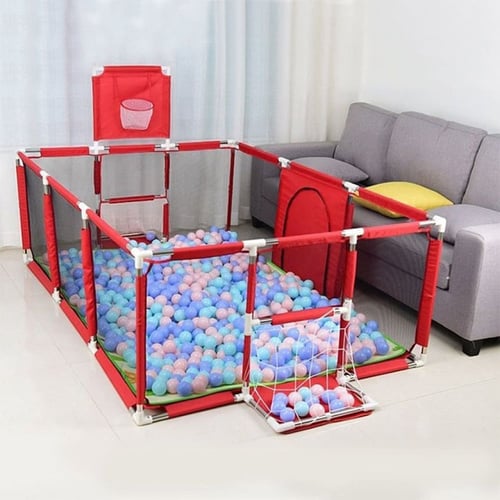 محبس لعب وملعب كرة سلة وكرة قدم