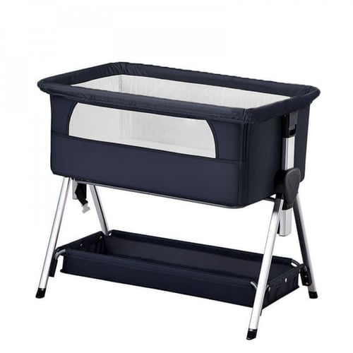 سرير أطفال راقي بجانب سرير الام