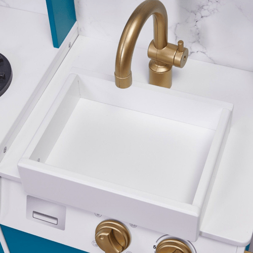 مطبخ تفاعلي للاطفال بتفاصيل االذهبي