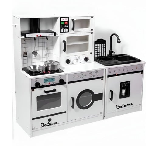 مطبخ تفاعلي كبير مع مغسلة