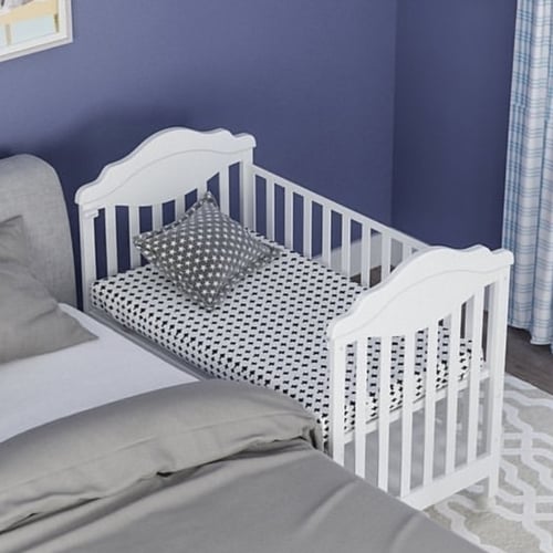 سرير اطفال خشبي بتصميم انيق