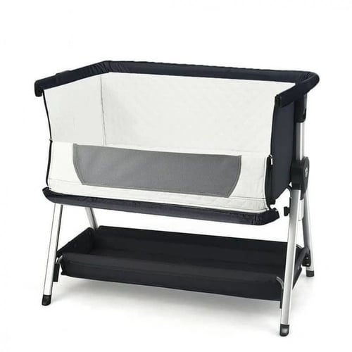 سرير أطفال راقي بجانب سرير الام