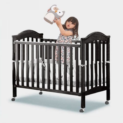 سرير أطفال خشبي كلاسيكي مع قاعدة حديدية متينة