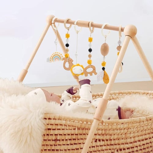 تعليقة العاب منتسوري بدعائم من خشب الصنوبر