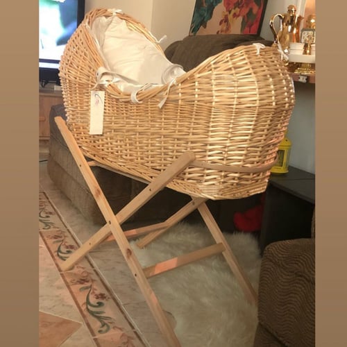 مهد مولود بحامل اكس