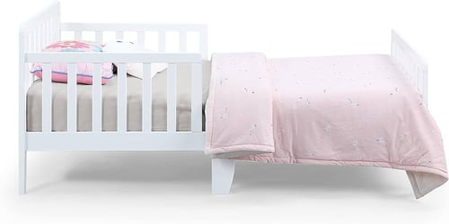 سرير toddler خشبي باللون الابيض