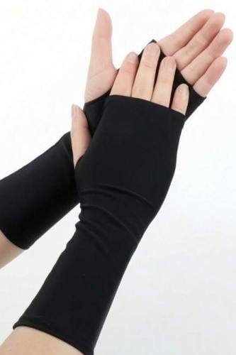 كفوف اللون اسود