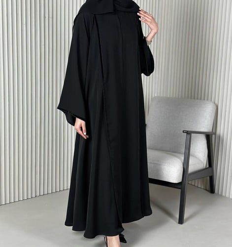 عبايه بأطراف مخمل 1115