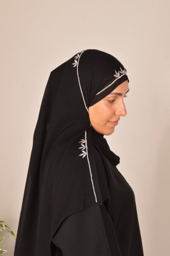 طرحة مطرزة