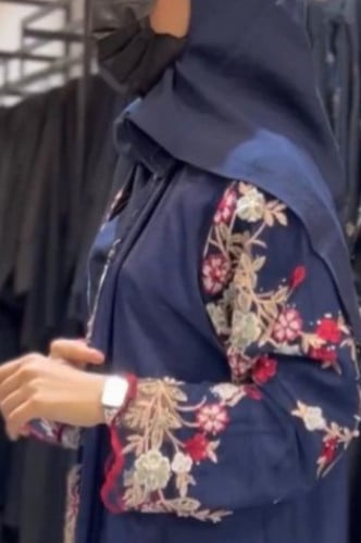 عباية كحليه مطرزه 0652