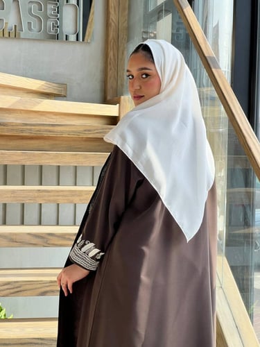 عباية ملونه مطرزه تطريز ناعم - 0676