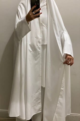 عباية الحج والعمرة "بدون طرحة وبدله يمكنك اضافة ال...