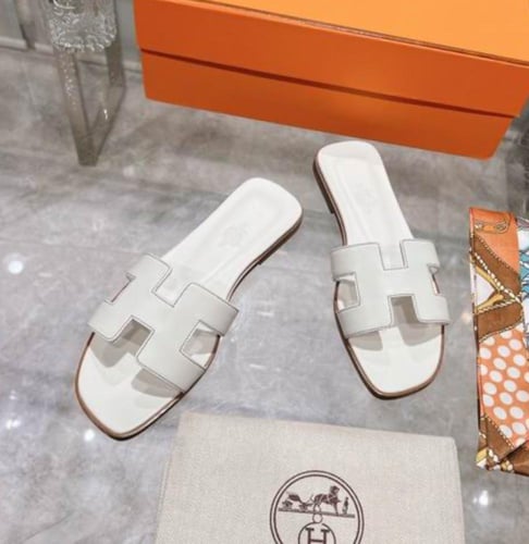 HERMES Oran sandal