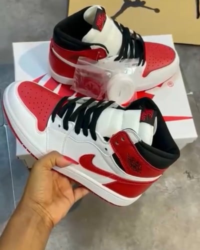 Air Jordan 1 High Heritage