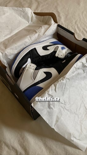 Air Jordan 1 mid-top SE sneakers