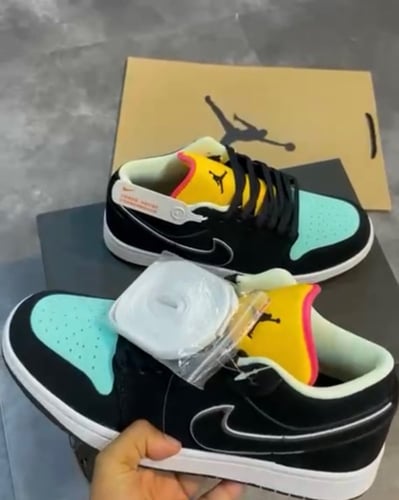 Air Jordan 1 Low SE Black Aurora Green