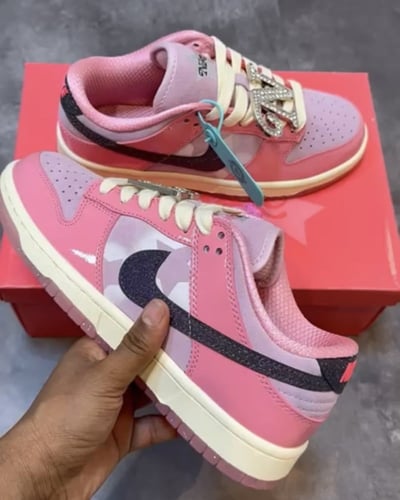 Nike Dunk Low LX Barbie