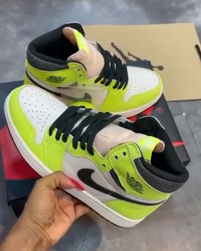 Air Jordan 1 Retro High OG Visionaire