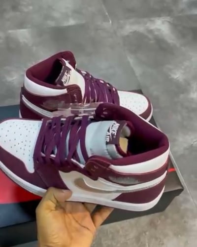 Air Jordan 1 High Bordeaux