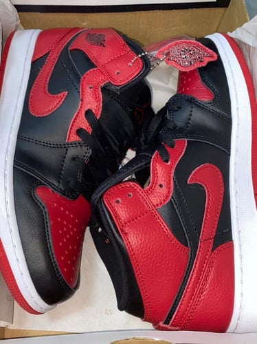 AIR JORDAN 1 MID "Banned 2020"