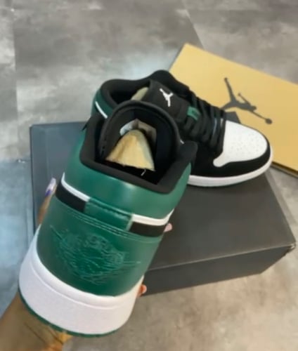 Air Jordan 1 Low 'Mystic Green'