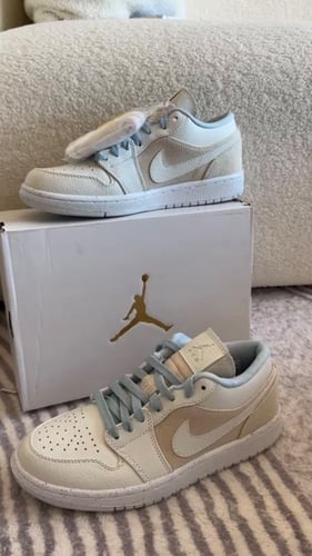 Air Jordan 1 Low SE "Grey Cream"