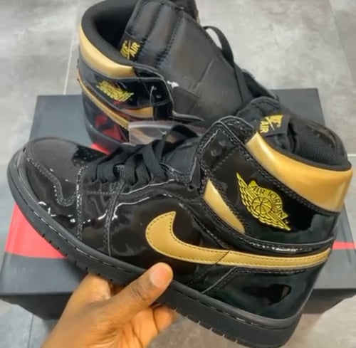 AIR JORDAN 1 RETRO HIGH OG "Black Metallic Gold"