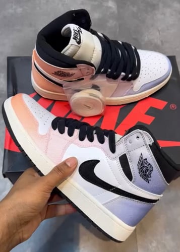 Air Jordan 1 Retro High OG Skyline