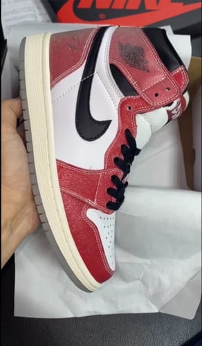 Air Jordan 1 Retro High "Trophy Room - Chicago"