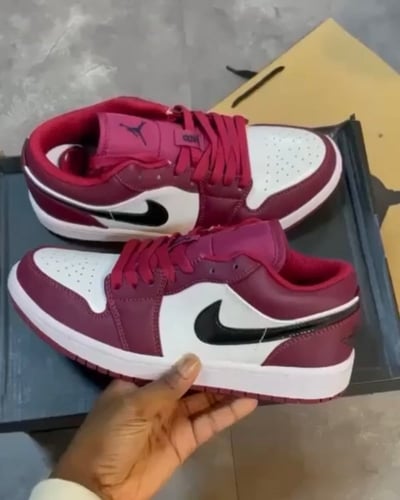 Air Jordan 1 Low Noble Red