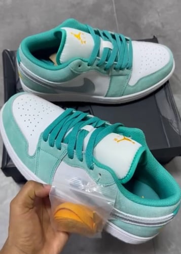 Air Jordan 1 Low "New Emerald